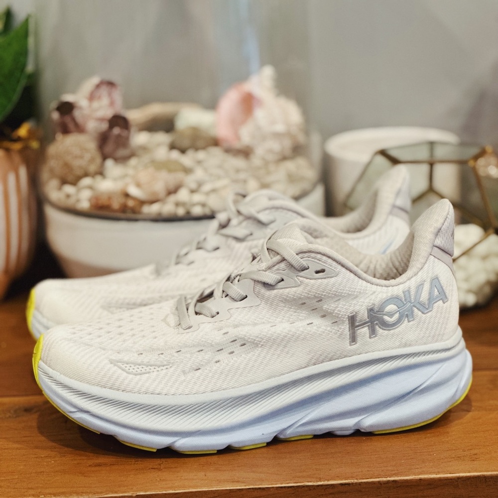 Hoka Women’s Clifton 9 in Nimbus Cloud/Ice water - Picture 6 of 8